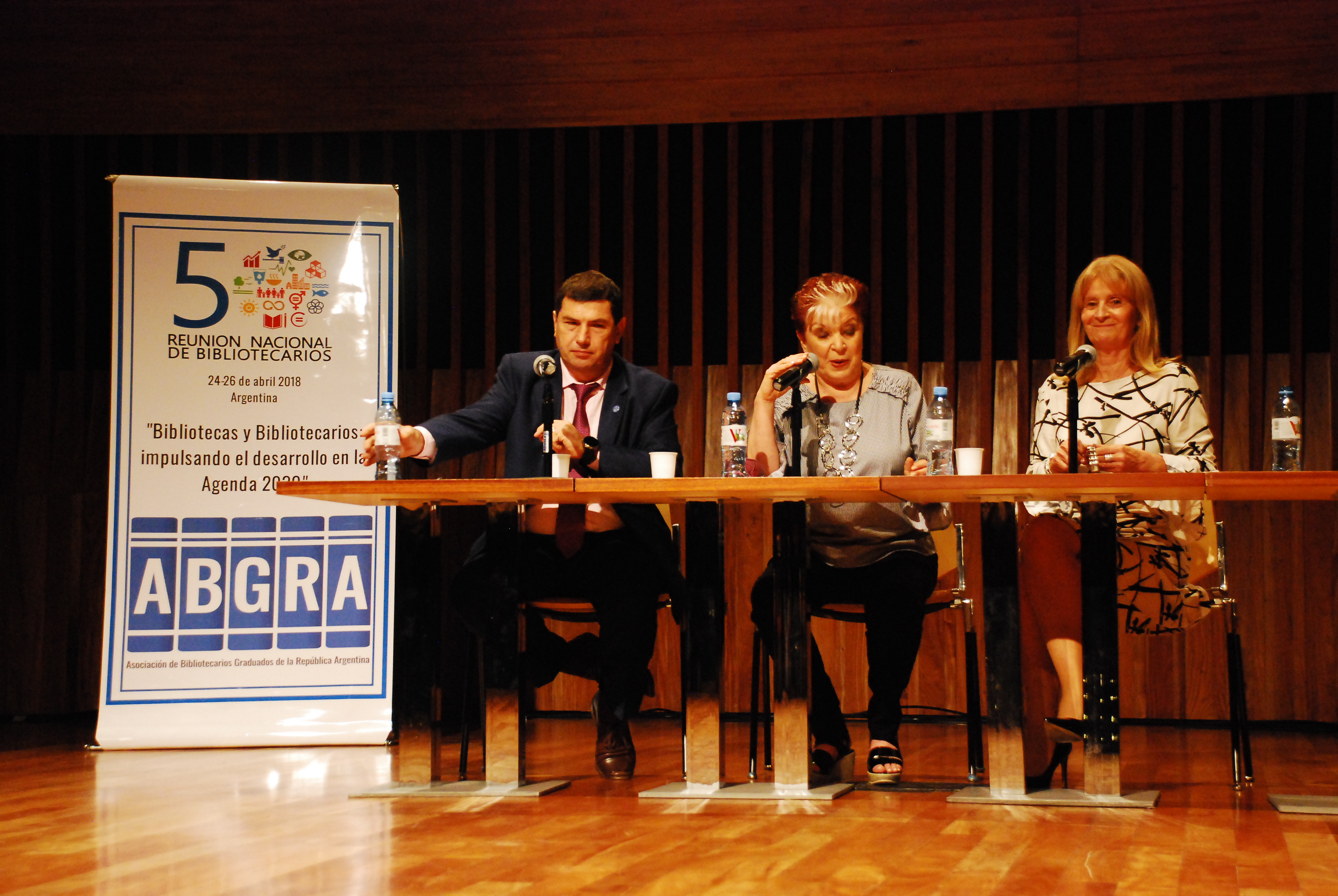 Alejandro Santa, Elsa Barber y Graciela Perrone
