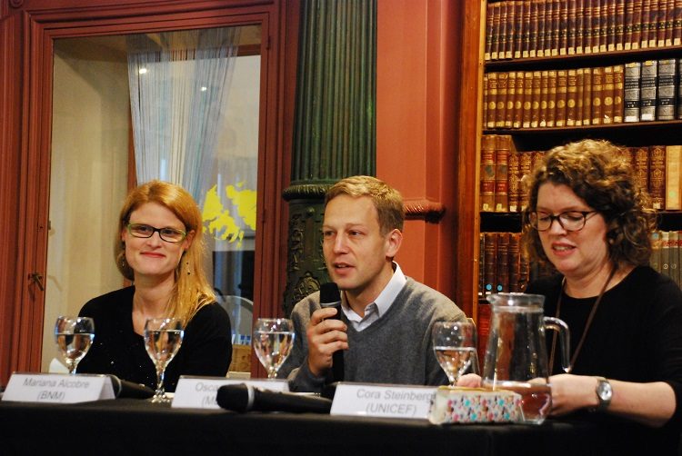 Alejandra Cardini (CIPPEC), Oscar Ghillione (MECCyT) y Cora Steinberg (UNICEF)