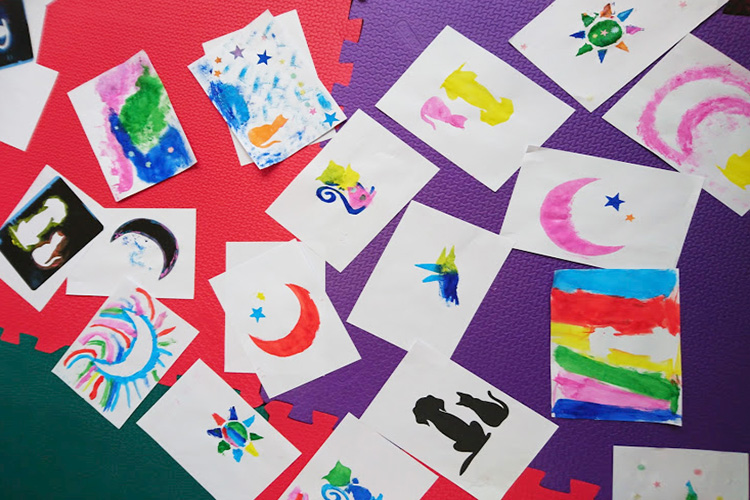 El taller «Collage y creación de estampas propias» en la Sección Infantil y Juvenil