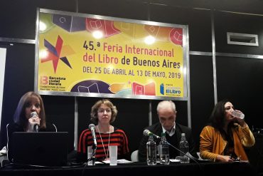 Patricia Repetto (Ed. Hola Chicos), Alina Baruj (Ed. Tinta Fresca), Diego Barros (Editorial AZ) y Graciela M. Valle (Ed. Santillana)